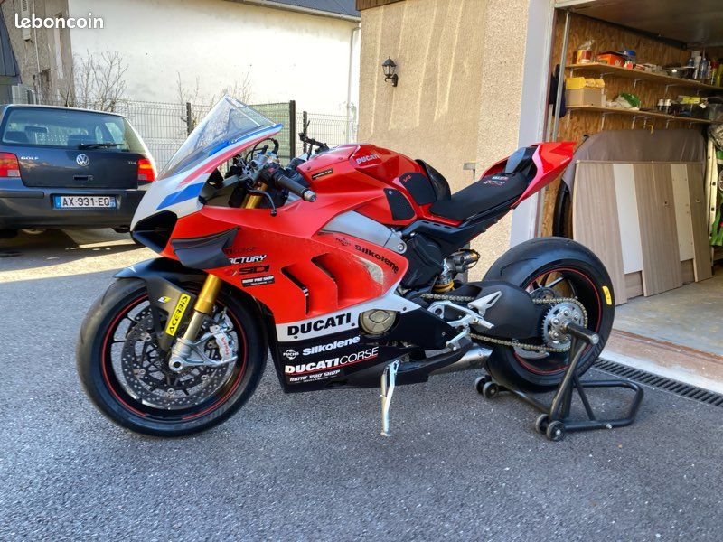 Panigale v4s (image 2)