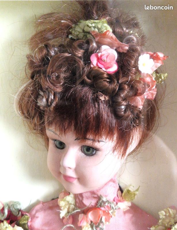Cadre sous verre décoratif romantique 3D - Buste de poupée jeune femme style victorien et fleurs en tissu" (image 5)