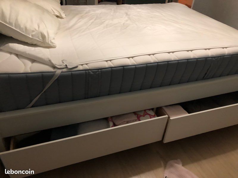 Cade de lit avec rangement (image 1)
