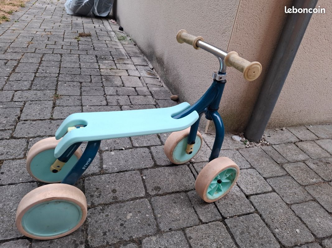 Trotteur evolutif en draisienne decathlon Vélos - Main Image