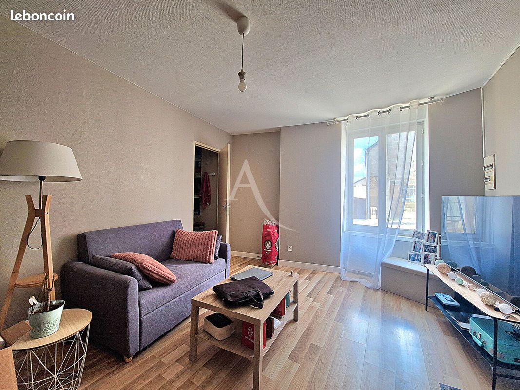 Immeuble 8 pièces 200 m² · à Les Hauts-d'Anjou · 200 m² · 286 300 €
