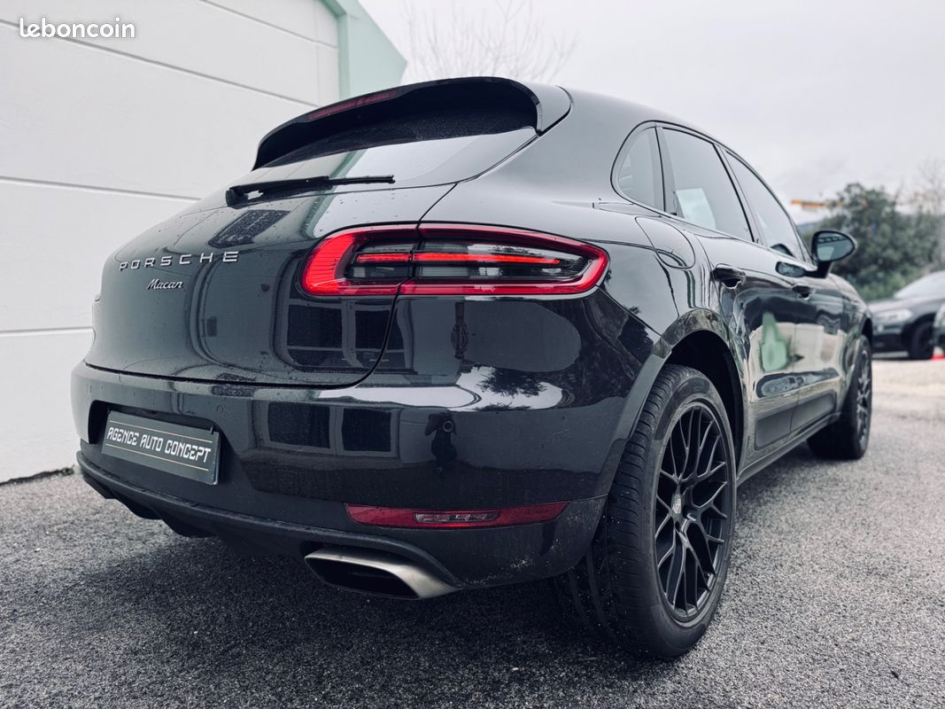 Porsche Macan 2.0L 252CH PDK + TOIT OUVRANT + SUIVI PORSCHE + SIEGES CHAUFFANTS/ELEC + CAMERA DE RECUL + GARANTIE 12 MOIS (image 4)