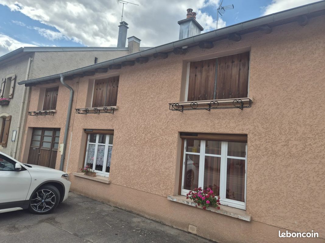 Appartement 4 pièces 109 m² · à Regney · 109 m² · 120 000 €
