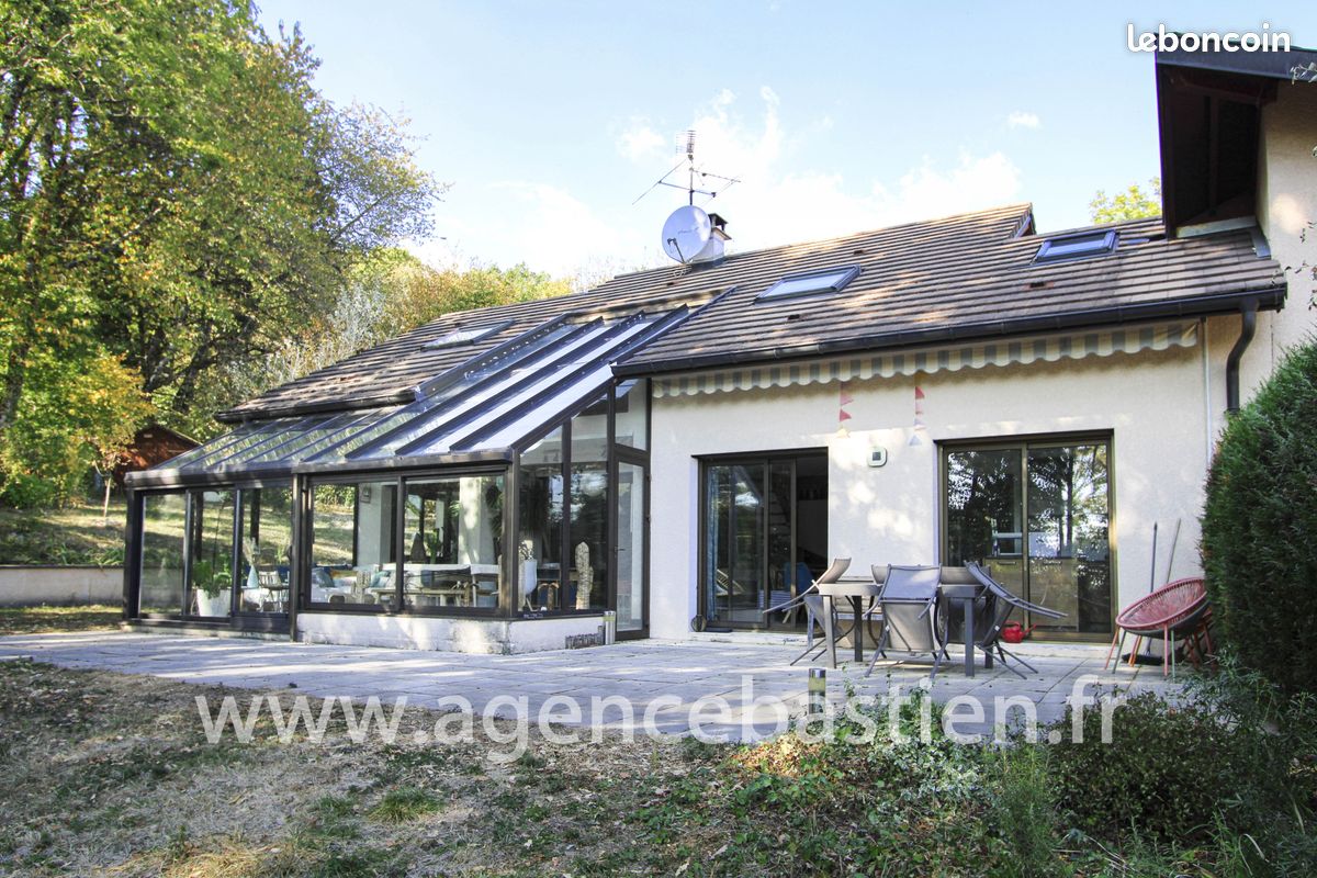 Maison 5 pièces 151 m² · à Crozet · 151 m² · 2 990 €/mois
