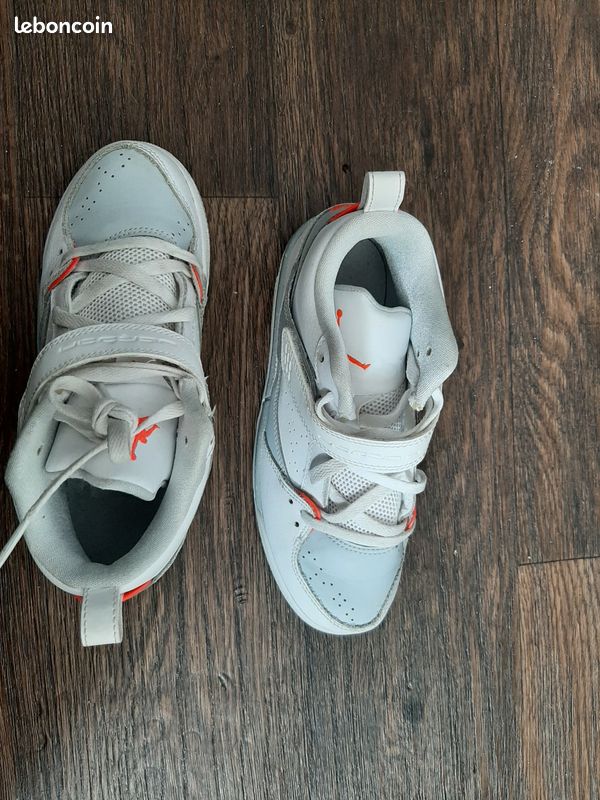 Basket Jordan blanche fille taille 35 (image 1)