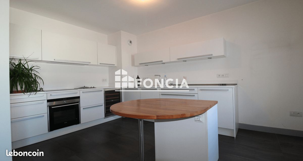 Appartement 3 pièces 84 m² · à Grenoble · 84 m² · 1 304 €/mois