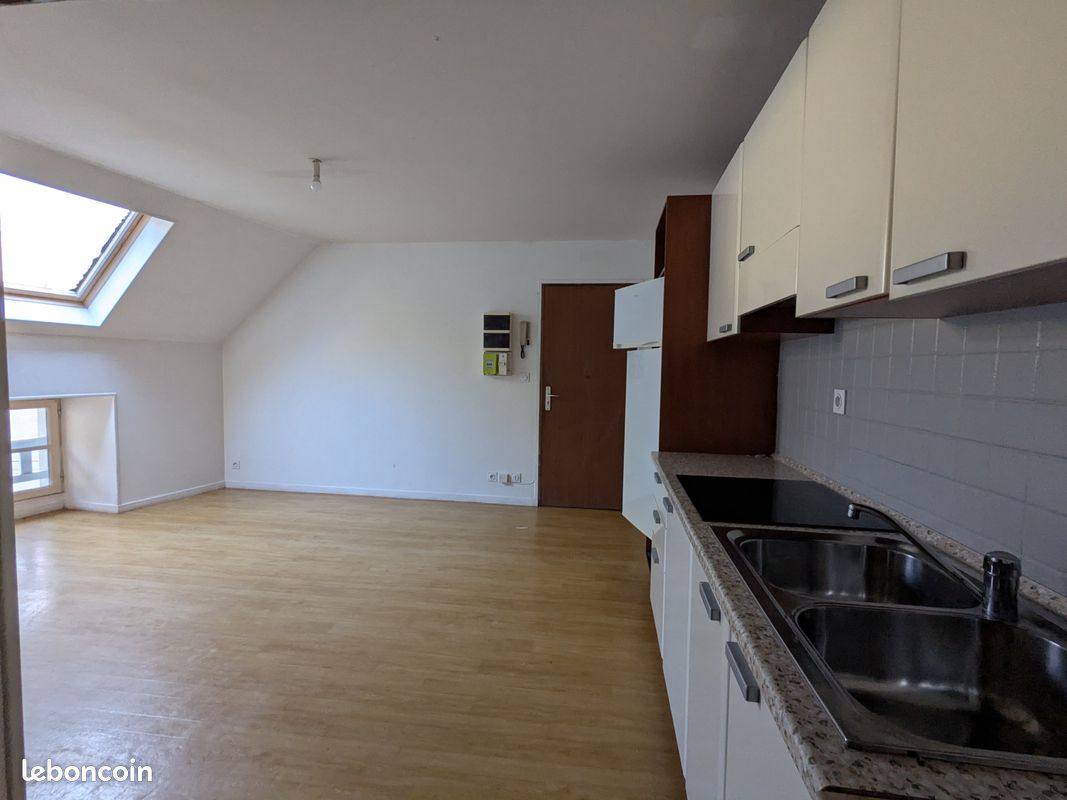 Appartement 3 pièces 44 m² · à Issoudun · 44 m² · 400 €