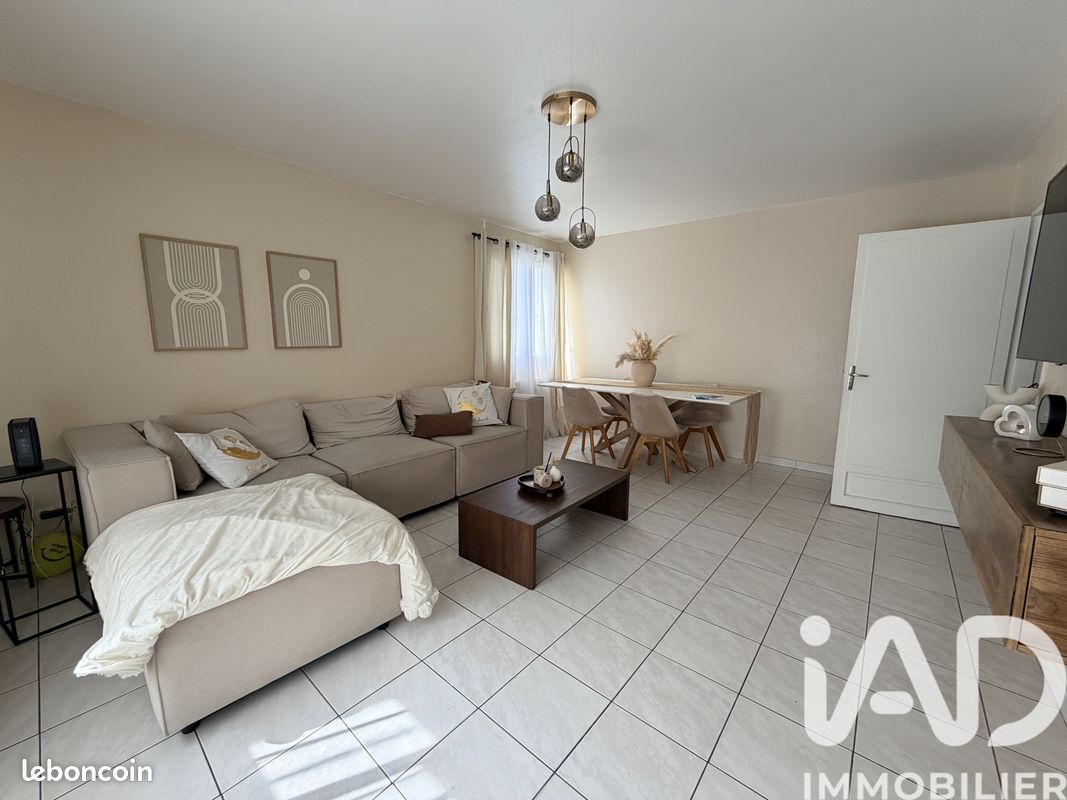 Appartement 5 pièces 105 m² · à Joué-lès-Tours · 105 m² · 120 000 €