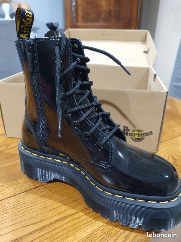 Dr. Martens noir pour femmes (image 2)