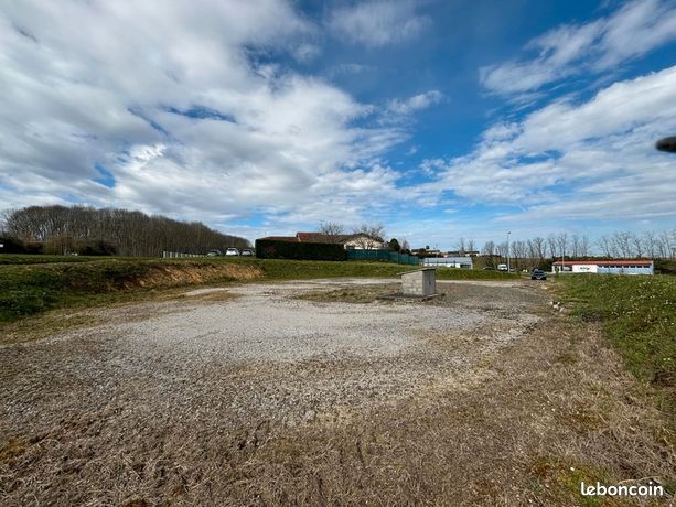 Terrain 2 001 m² Pouillon