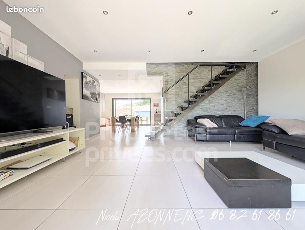 Maison 8 pièces 270 m² · à Le Gua · 270 m² · 425 000 €