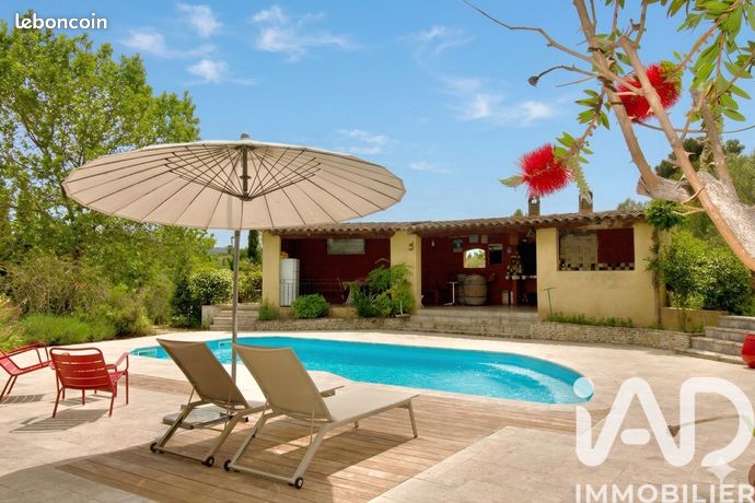 Propriété 6 pièces 164 m²