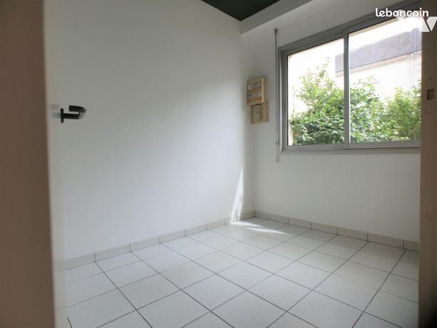 https://img.leboncoin.fr/api/v1/lbcpb1/images/b1/6d/1a/b16d1a9985b5cf420cecdc45d55646c1902a768b.jpg?rule=ad-image