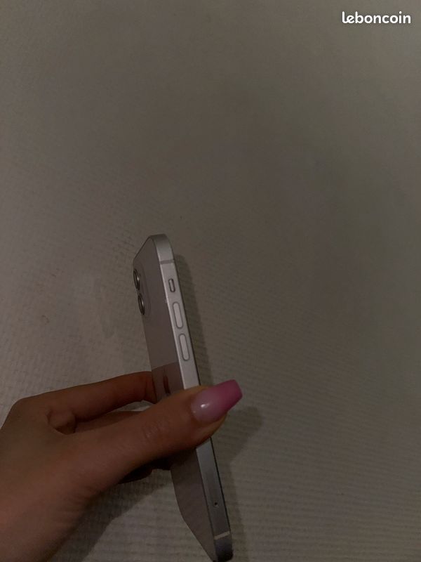 IPhone 12 (image 1)