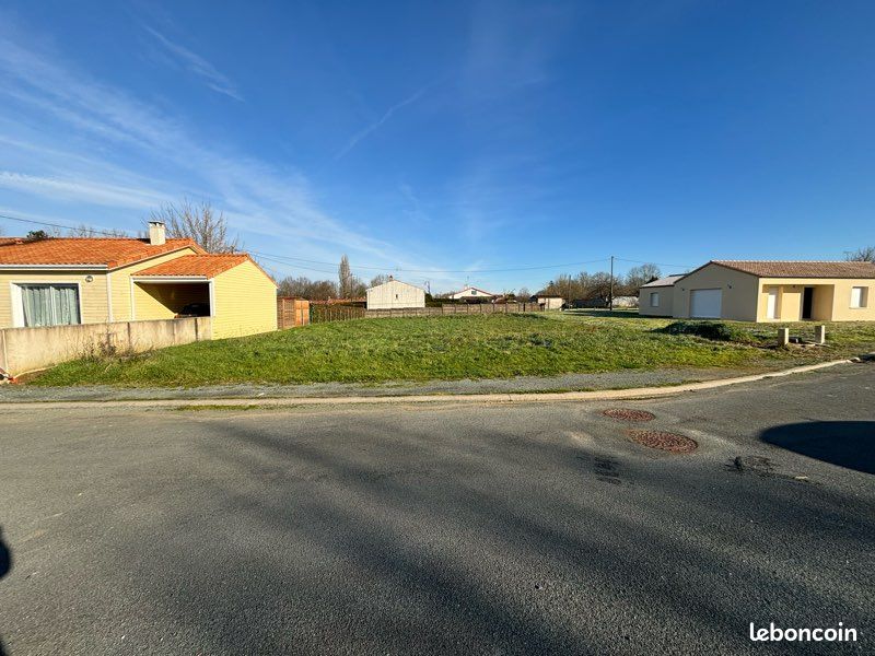 Terrain dans lotissement MERVENT · 17 500 €