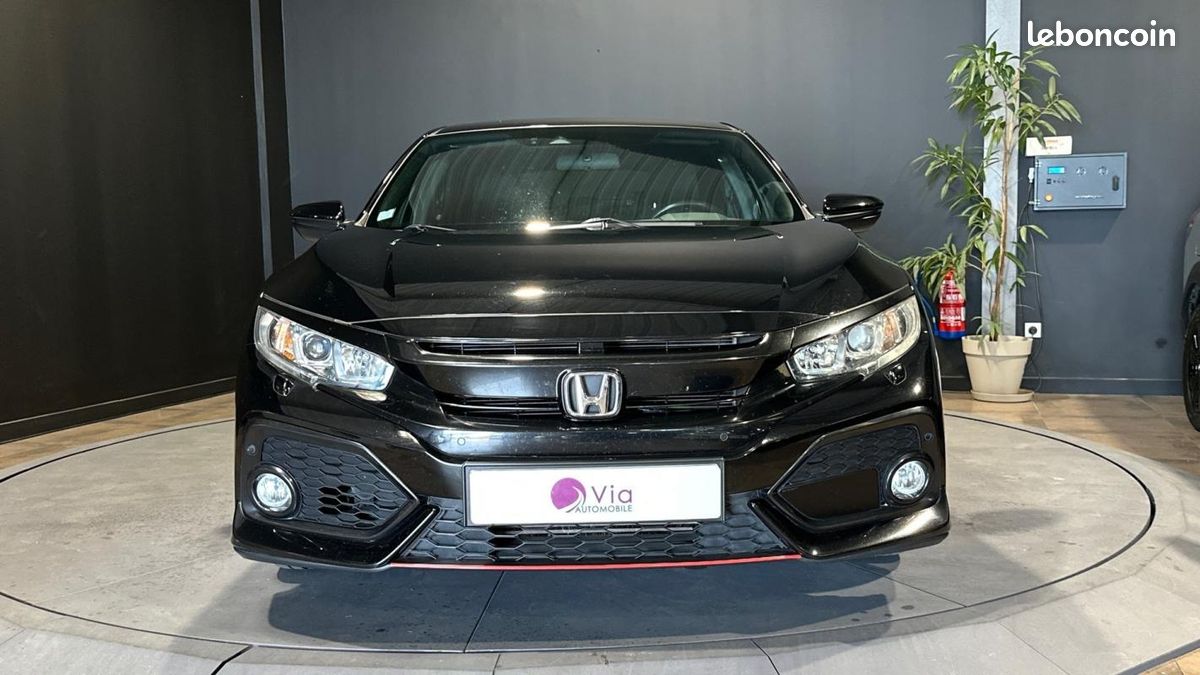 Honda Civic 2018 VTEC 126 Exclusive (image 2)