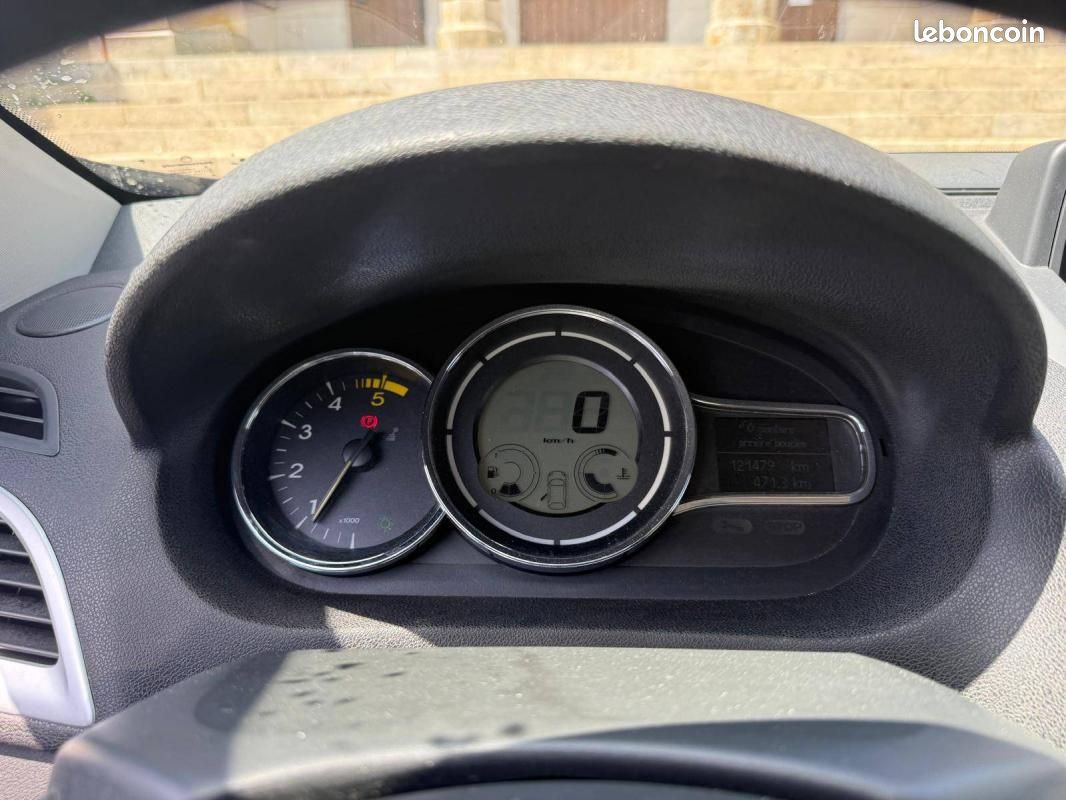 Renault Mégane III Berline dCi 110 (image 13)