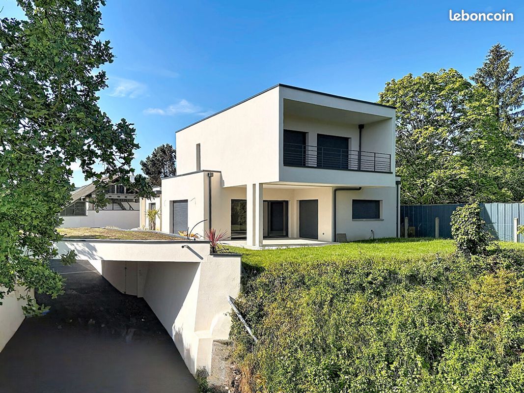 Maison 6 pièces 165 m² · à Les Garennes sur Loire · 165 m² · 766 600 €