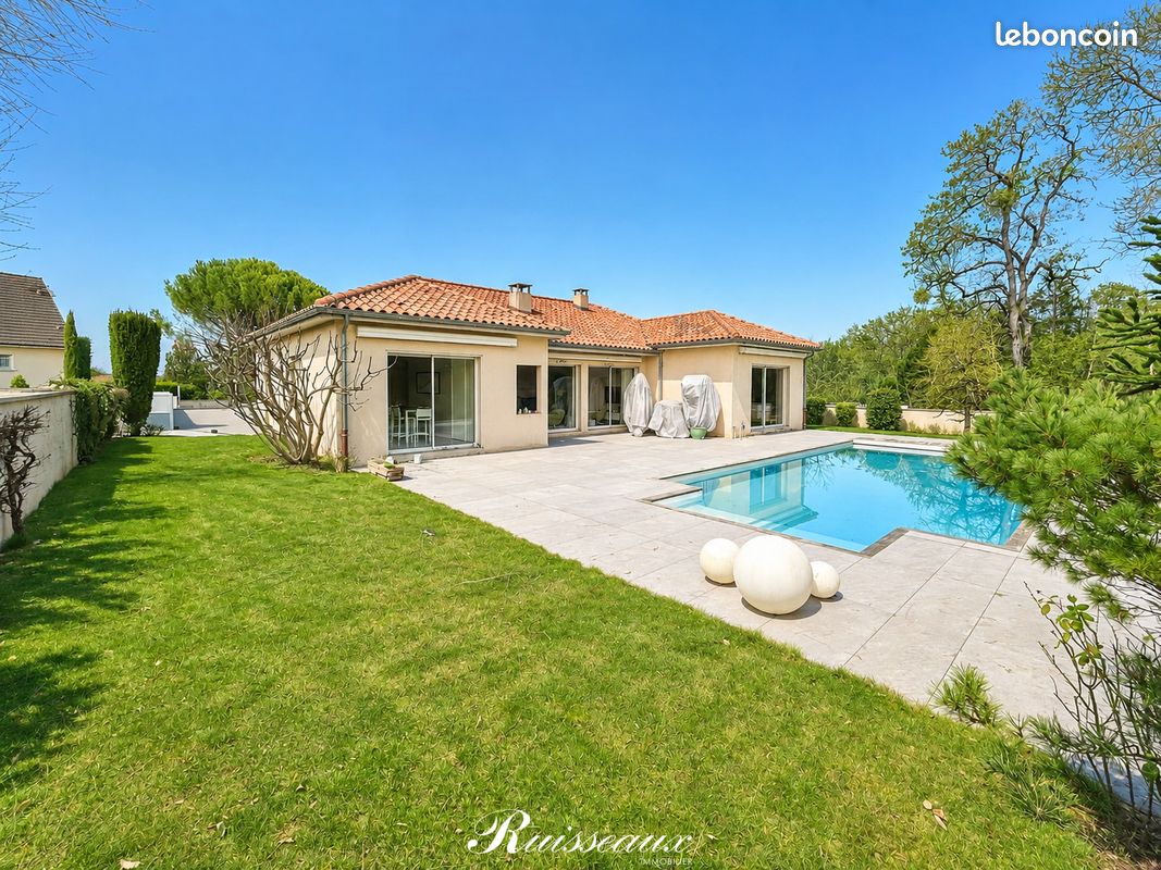 Maison 6 pièces 152 m² · à Bellefond · 152 m² · 625 000 €