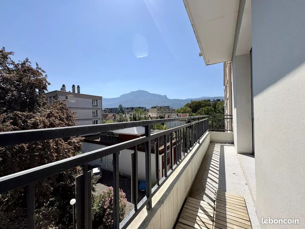 Appartement 4 pièces 70 m² · à Grenoble · 70 m² · 1 106 €