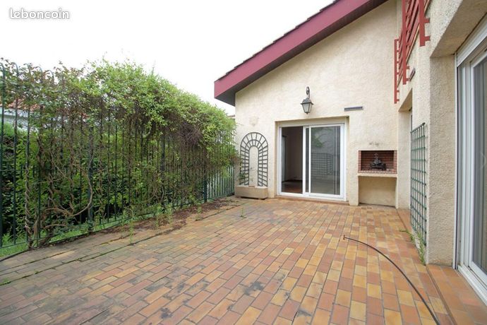 Maison 5 pièces 180 m²