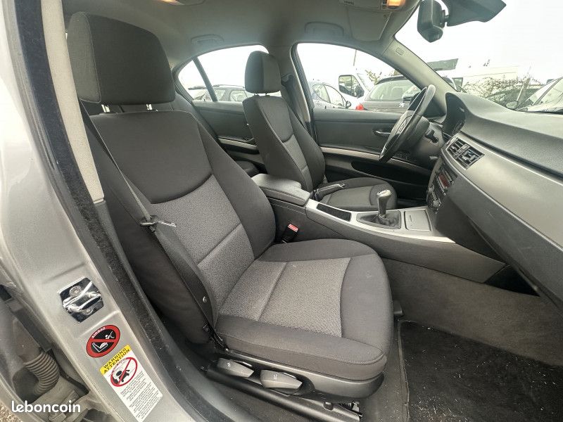 Bmw SERIE 3 (E90) 318I 129CH SPORT (image 12)
