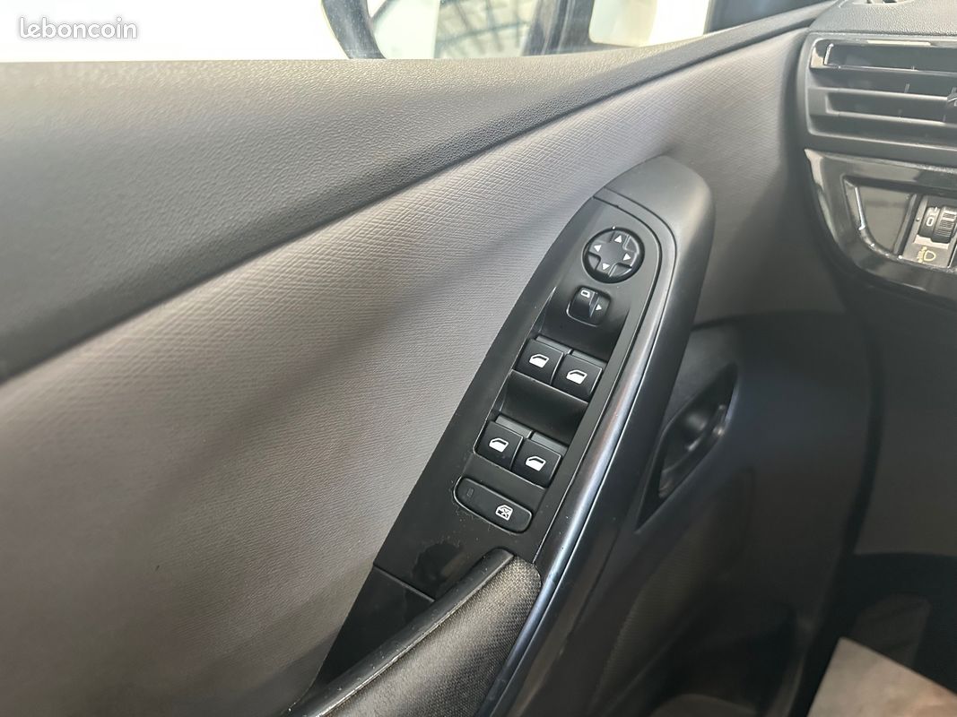 CITROEN C4 PICASSO 1.6 HDi 115 Attraction PREMIERE MAIN + ENTRETIEN COMPLET CITROEN (image 14)