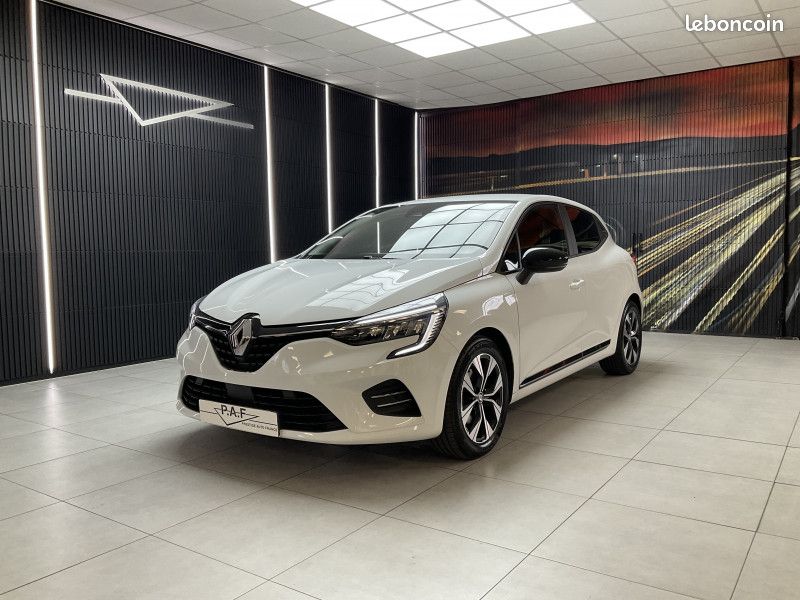 Renault CLIO V 1.6 E-TECH HYBRIDE 145CH EQUILIBRE (image 1)