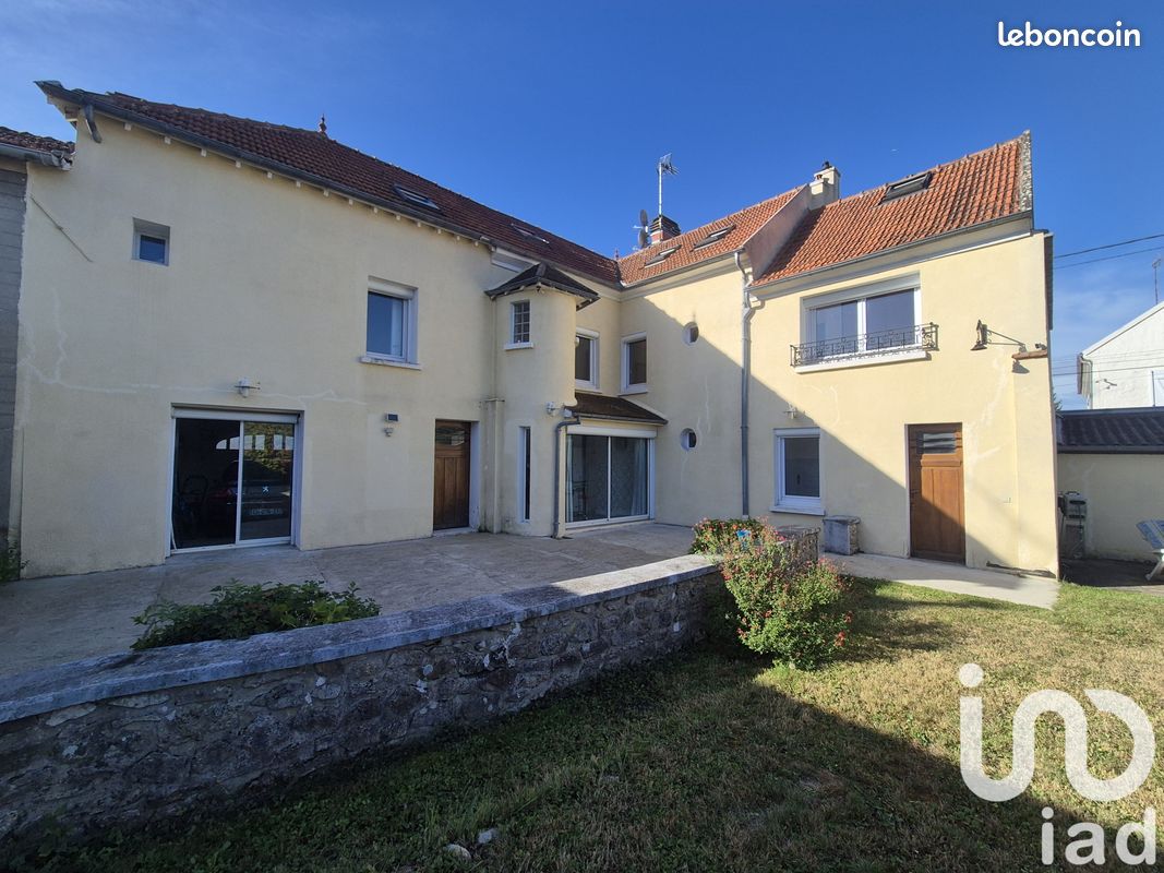 Maison 8 pièces 267 m² · à Varreddes · 267 m² · 385 000 €