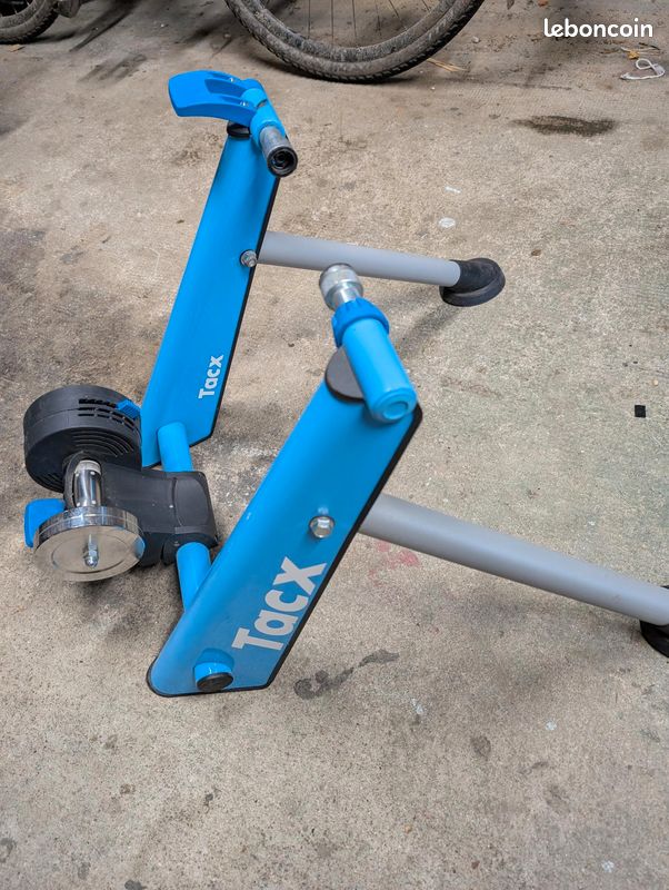Home Trainer Tacx T2650 Blue Matic – Rouleau Pliant Magnétique, Couple Max 12,2 Nm, Pour Vélo