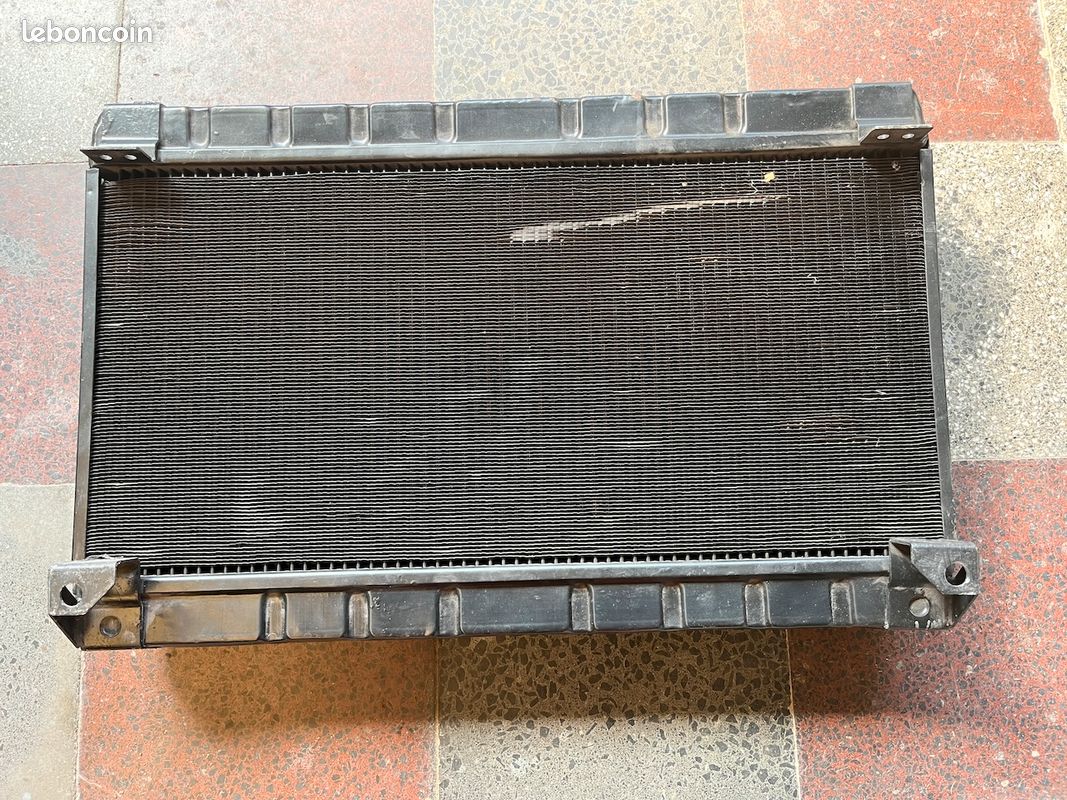 Ferrari 308 radiateur d'origine (image 2)