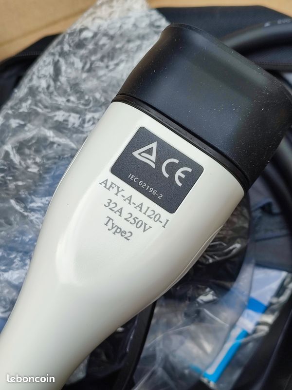 Chargeur Voiture électrique AFYEEV 7.2kW - Cable Type 2, 6m - Courant Réglable 6A à 32A - Écran Digital - Charge Rapide