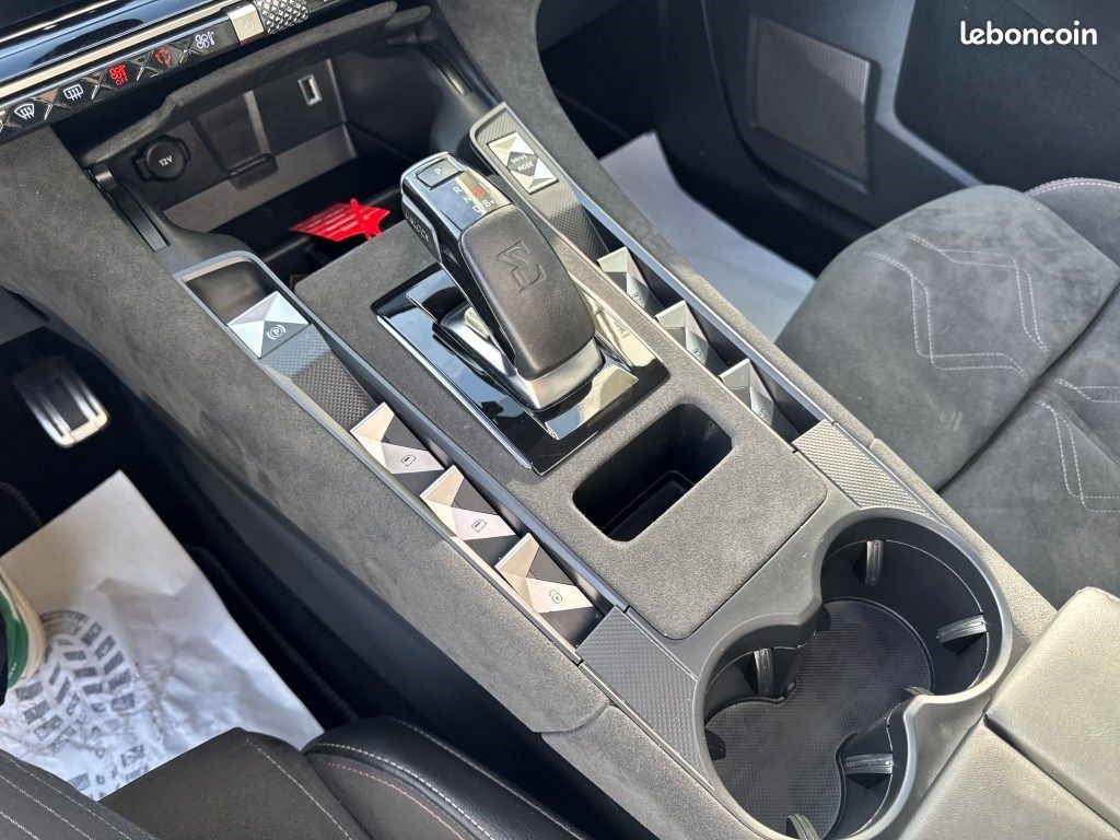 DS 7 Crossback DS7 HYBRIDE 300 E-TENSE EAT8 4X4 Performance Line (image 15)