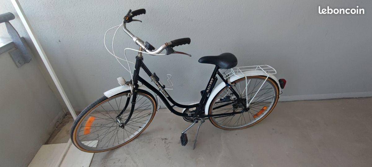 Vélo de ville vintage / ancien – Lapize Gallery – Base solide et très fiable (image 1)