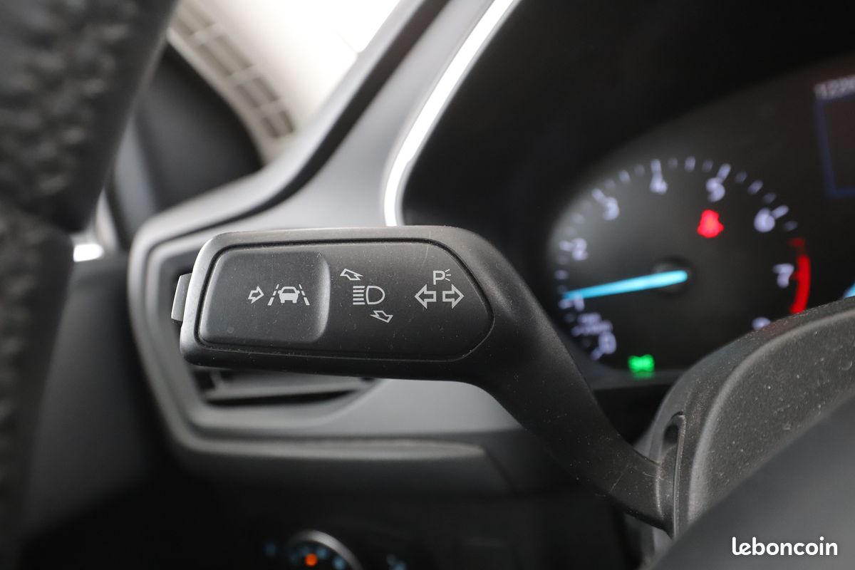 Ford Focus SW 1.0 EcoBoost Trend Business (image 25)