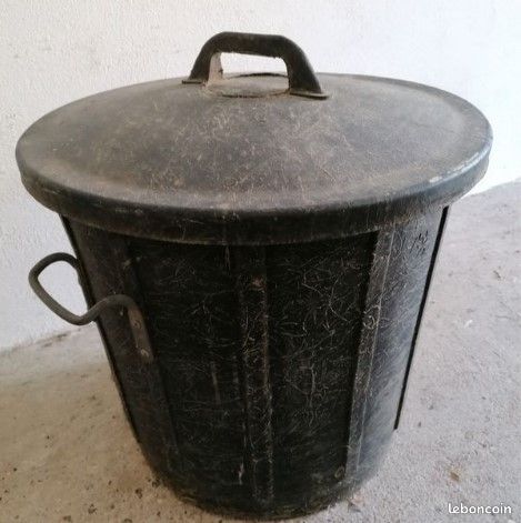 Poubelle caoutchouc 100 litres Bricolage