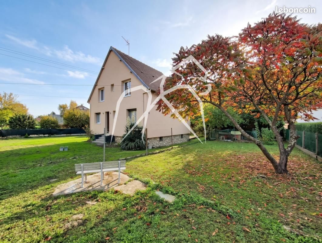 Maison 5 pièces 116 m² · à Charleval · 116 m² · 235 000 €