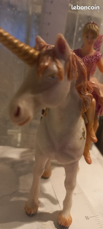 Figurines pailletées Licorne rose corne dorée ET la fée aile papillon (image 2)