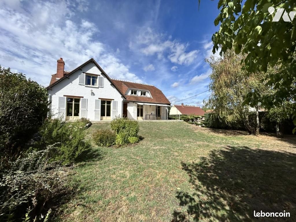 Maison 7 pièces 152 m² · à Donnery · 152 m² · 359 900 €