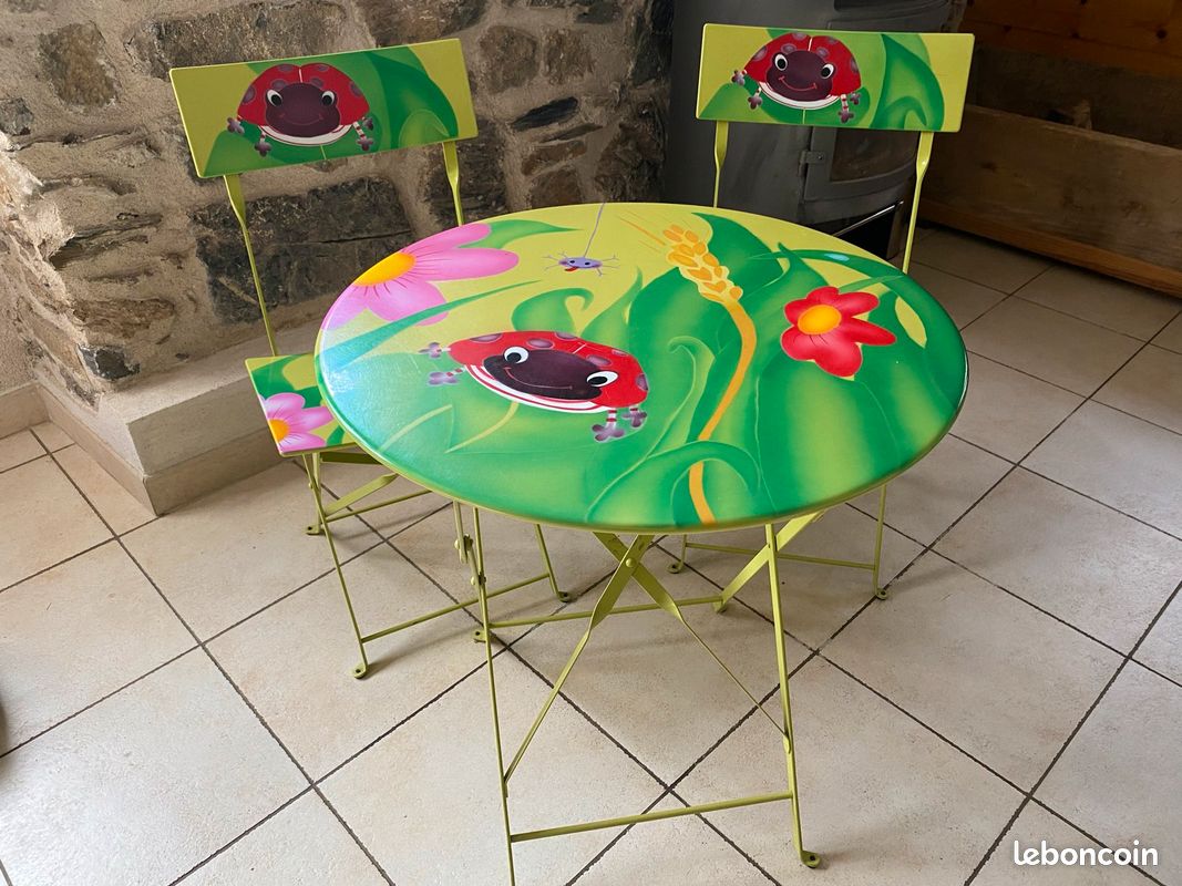 Ensemble chaises et table PILONE (image 1)