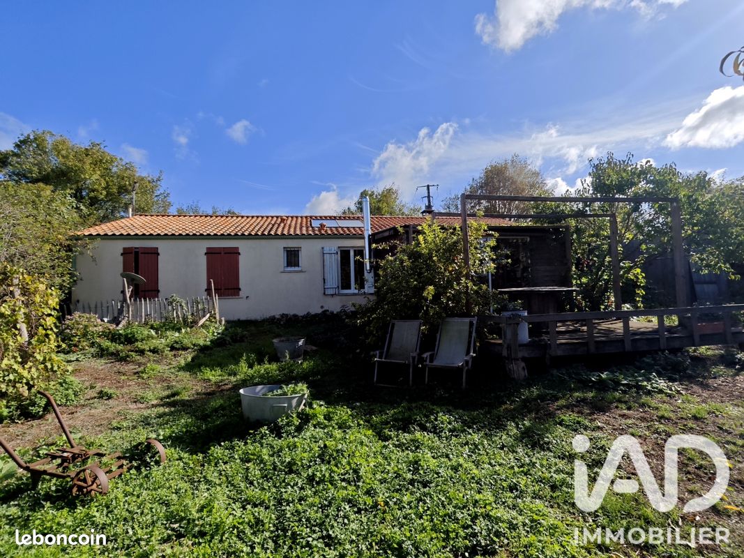 Maison 7 pièces 139 m² · à Ensigné · 139 m² · 161 000 €