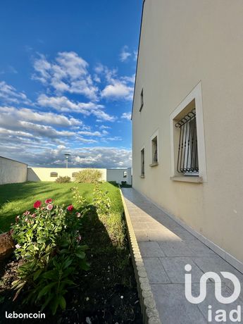 https://img.leboncoin.fr/api/v1/lbcpb1/images/b1/85/23/b18523c0c5c02397d7d9a12e3a5963bd255ee2a1.jpg?rule=ad-image