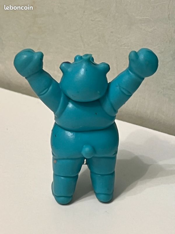 MINI FIGURINE EN PVC - Le village dans les nuages 1981- Nouka EUR 9,50