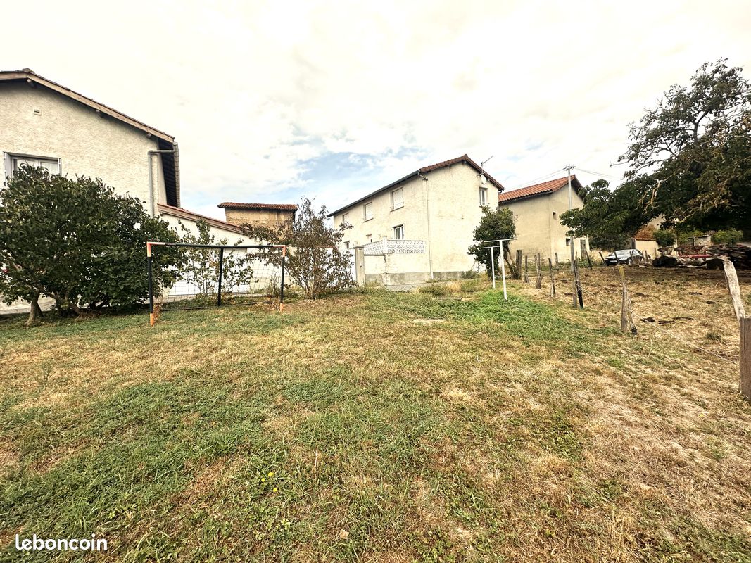 Maison 5 pièces 130 m² · à Chazelles-sur-Lyon · 130 m² · 850 €/mois