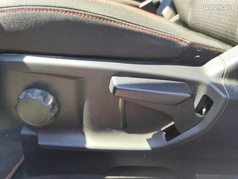 Ford Kuga 2.5 Duratec 190ch FHEV E85 ST-Line BVA (image 29)