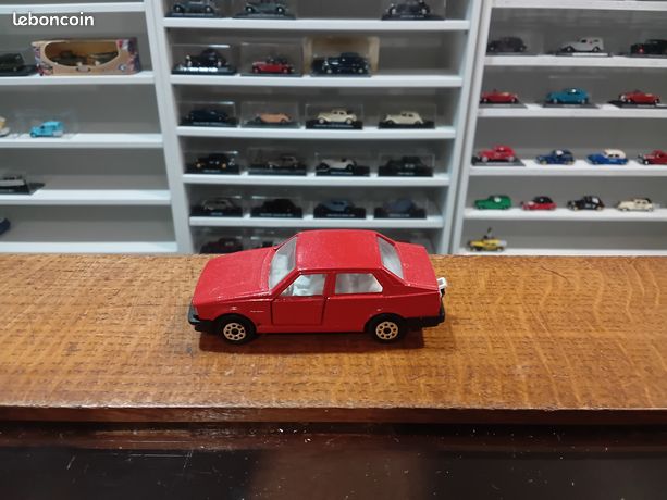Miniature Alfa Romeo 75 1/18 Triple 9 Collection Grü Triple 9 Coll 1:18