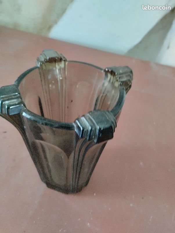 Vase (image 2)