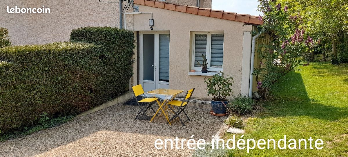Location Gîte - PATSA de Vouillé Studio/chambre/accès piscine (image 1)