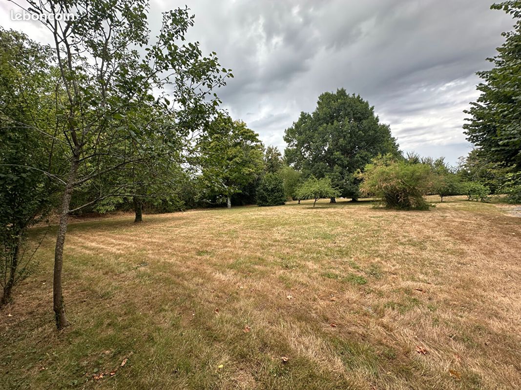 Terrain 750 m² · à Smarves · 750 m² · 66 000 €