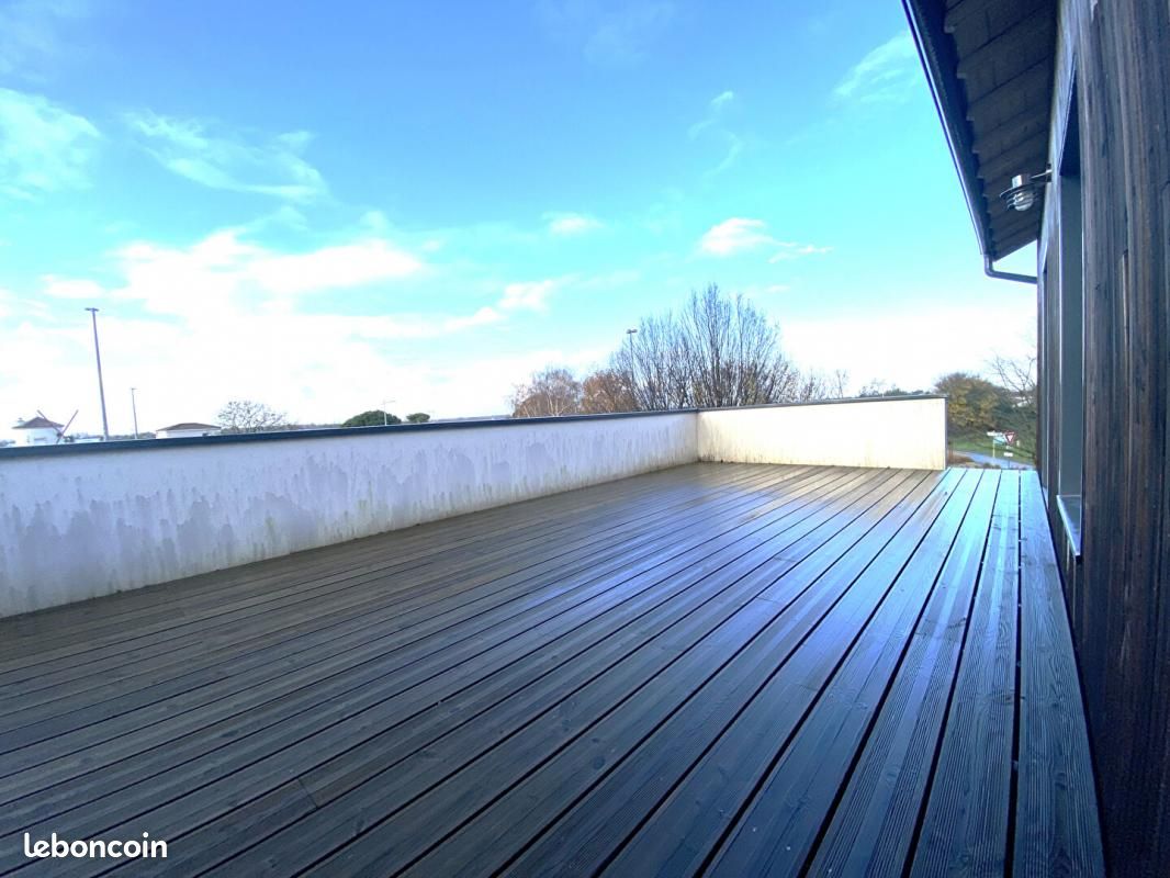 Maison 6 pièces 195 m² - Aiffres 79230 (image principale 4)